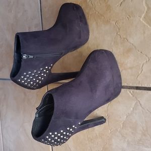 Forever 21 black faux suede studded bootie 7